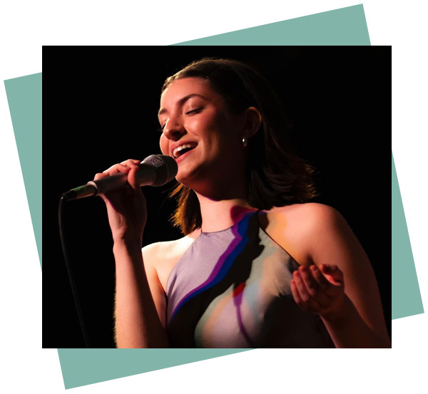 Ale Nunez - voice piano teacher East York, Toronto